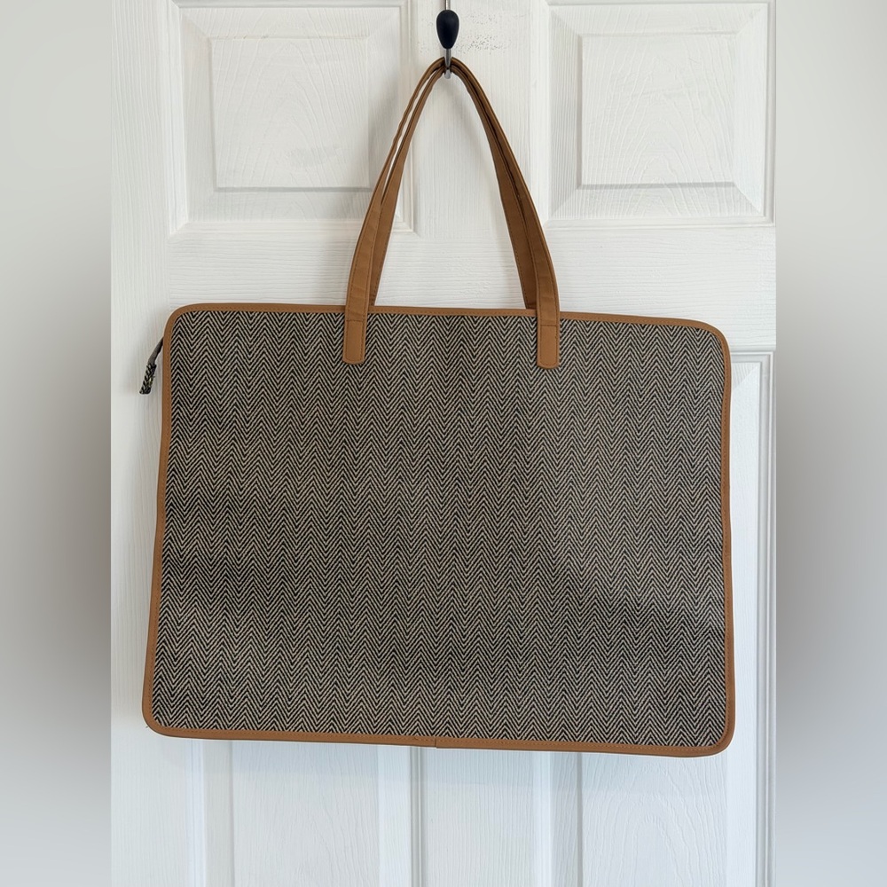 Elegant Tan and Black Travel Bag